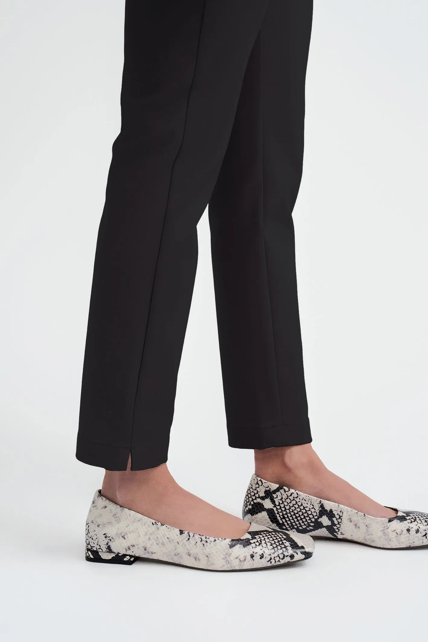 Pull-on Slim Chino - Jet Black
